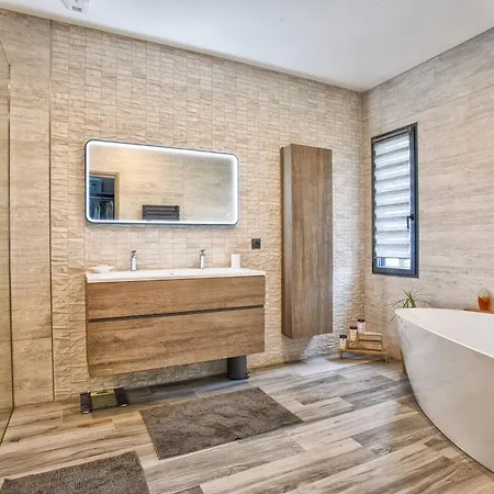 Prázdninový dům Maison Elegante Avec Jacuzzi, Confort Moderne Et Histoire A - Fr-1-788-44