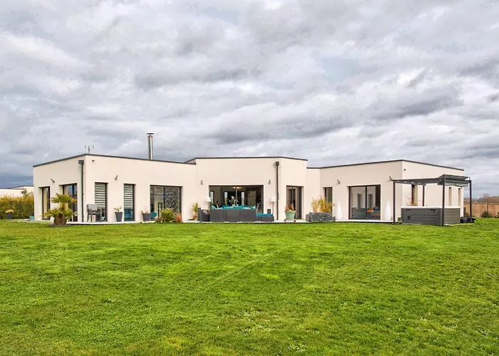 Maison Elegante Avec Jacuzzi, Confort Moderne Et Histoire A - Fr-1-788-44 *