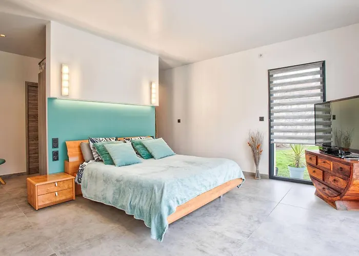 Maison Elegante Avec Jacuzzi, Confort Moderne Et Histoire A - Fr-1-788-44