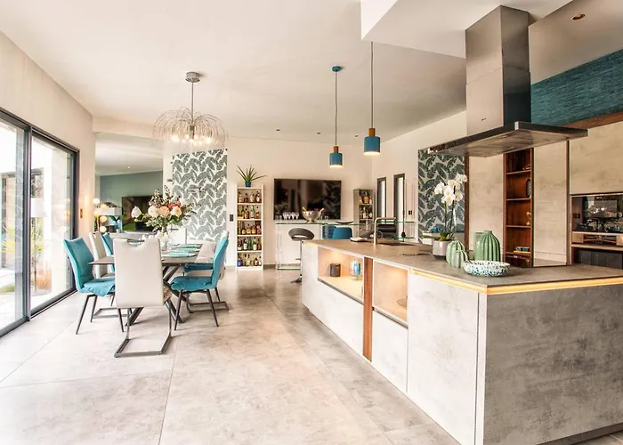 Maison Elegante Avec Jacuzzi, Confort Moderne Et Histoire A - Fr-1-788-44 Dom wakacyjny Ranville