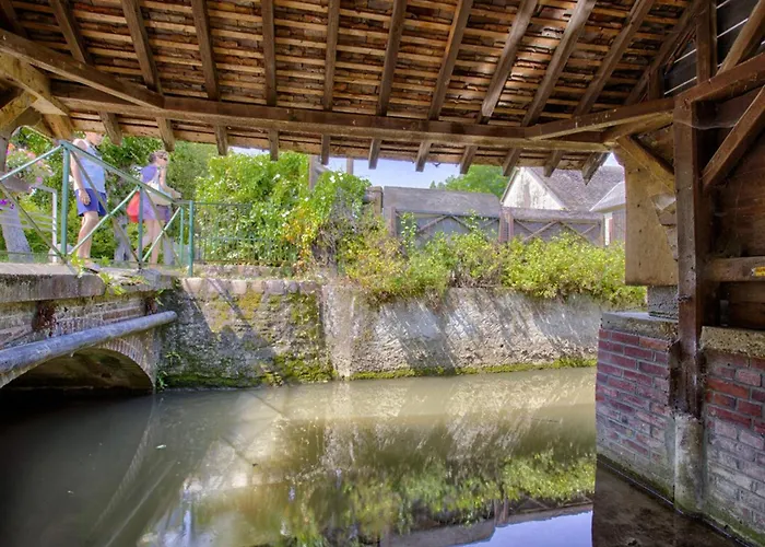 別荘 Maison Elegante Avec Jacuzzi, Confort Moderne Et Histoire A - Fr-1-788-44 Ranville